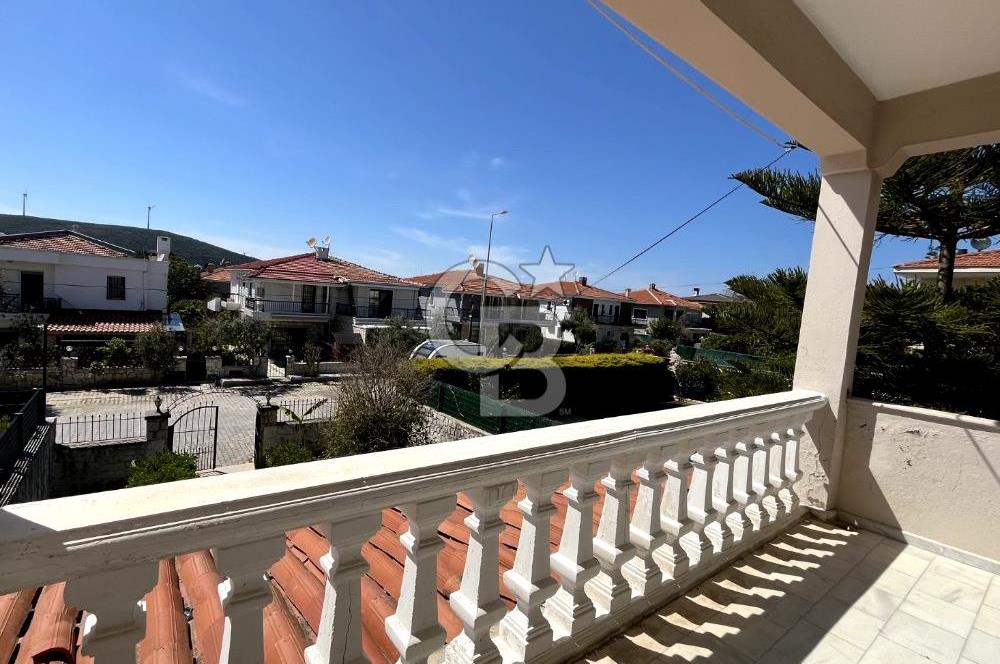 ALAÇATI'NIN NEZİH & SEÇKİN LOKASYONUNDA BAHÇELİ 3+1 VİLLA