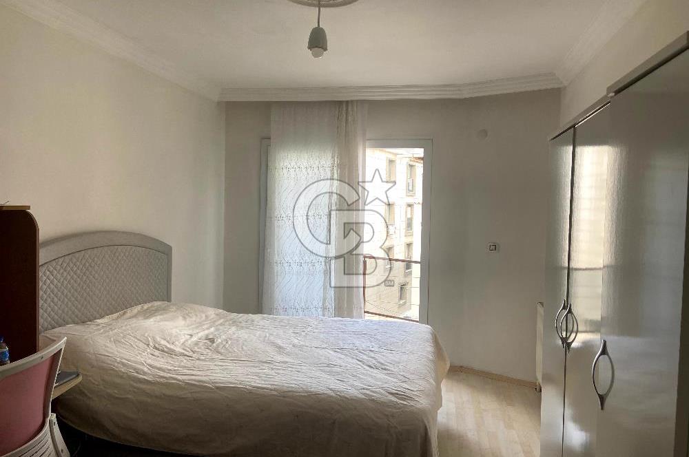 BUCA TINAZTEPE'DE KAMPÜS KARŞISI EŞYALI 1+1 SATILIK DAİRE