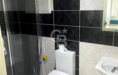 BUCA TINAZTEPE'DE KAMPÜS KARŞISI EŞYALI 1+1 SATILIK DAİRE