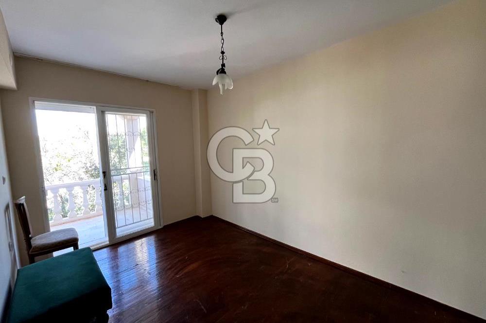 ALAÇATI'NIN NEZİH & SEÇKİN LOKASYONUNDA BAHÇELİ 3+1 VİLLA