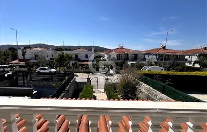 ALAÇATI'NIN NEZİH & SEÇKİN LOKASYONUNDA BAHÇELİ 3+1 VİLLA