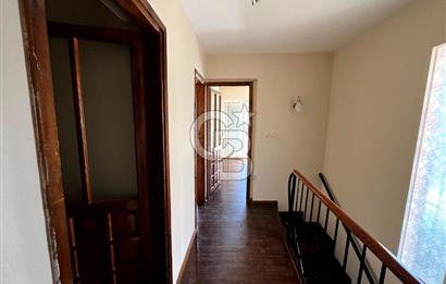 ALAÇATI'NIN NEZİH & SEÇKİN LOKASYONUNDA BAHÇELİ 3+1 VİLLA