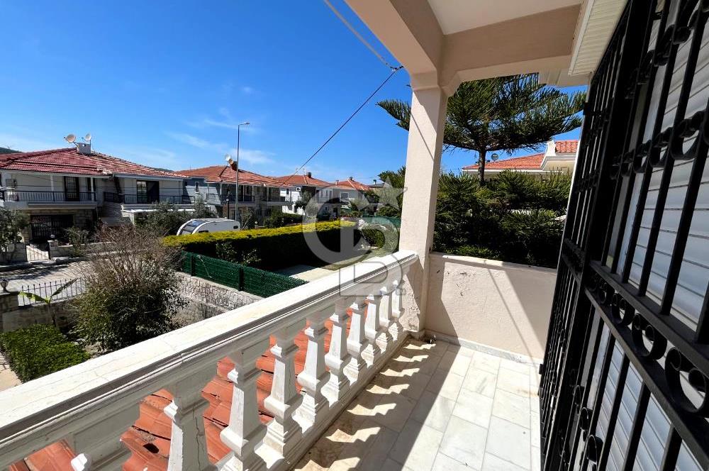 ALAÇATI'NIN NEZİH & SEÇKİN LOKASYONUNDA BAHÇELİ 3+1 VİLLA