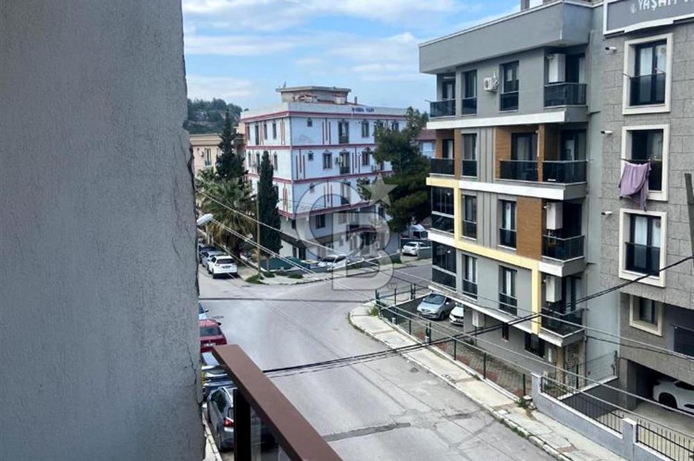 BUCA TINAZTEPE'DE KAMPÜS KARŞISI EŞYALI 1+1 SATILIK DAİRE