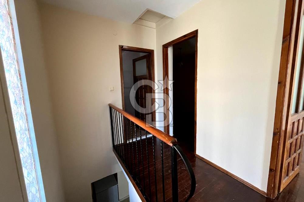 ALAÇATI'NIN NEZİH & SEÇKİN LOKASYONUNDA BAHÇELİ 3+1 VİLLA