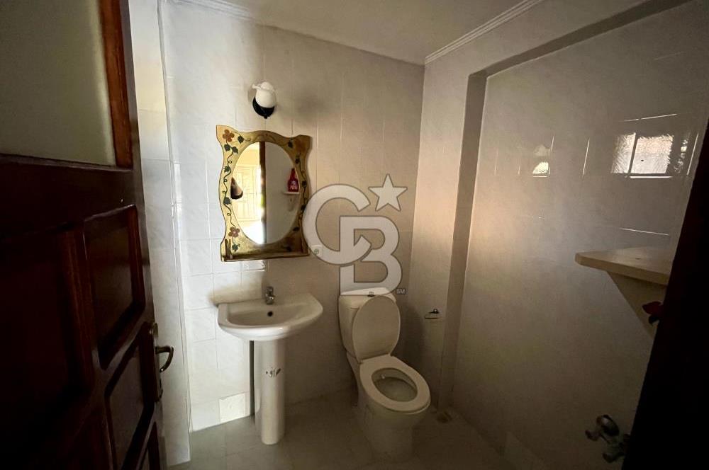 ALAÇATI'NIN NEZİH & SEÇKİN LOKASYONUNDA BAHÇELİ 3+1 VİLLA