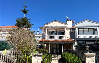 ALAÇATI'NIN NEZİH & SEÇKİN LOKASYONUNDA BAHÇELİ 3+1 VİLLA