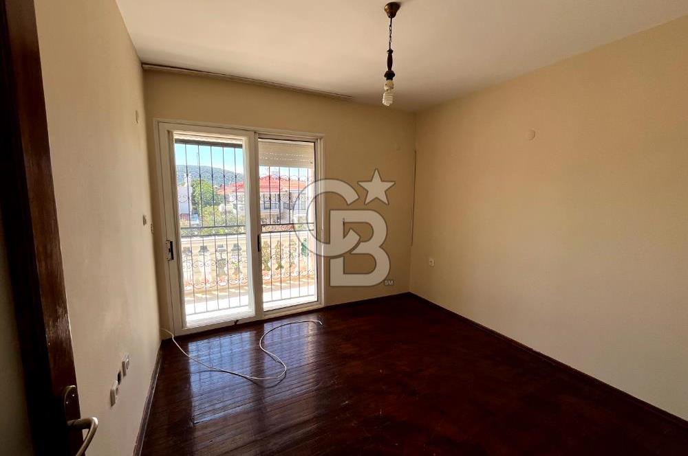 ALAÇATI'NIN NEZİH & SEÇKİN LOKASYONUNDA BAHÇELİ 3+1 VİLLA