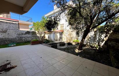 ALAÇATI'NIN NEZİH & SEÇKİN LOKASYONUNDA BAHÇELİ 3+1 VİLLA