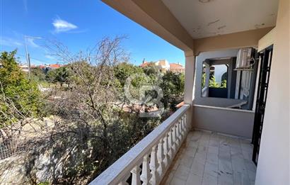 ALAÇATI'NIN NEZİH & SEÇKİN LOKASYONUNDA BAHÇELİ 3+1 VİLLA