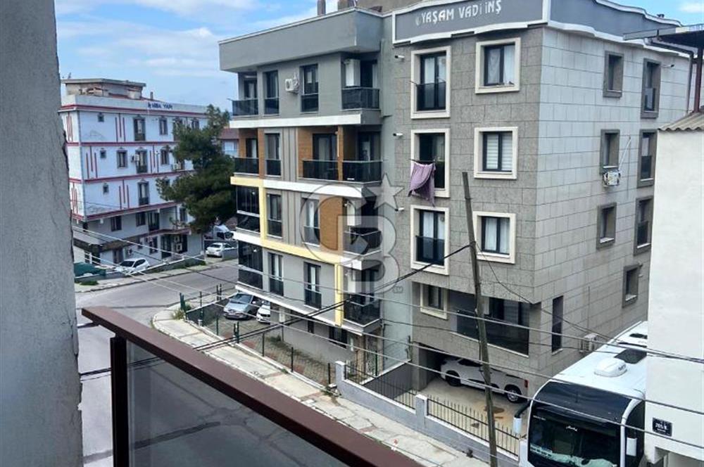 BUCA TINAZTEPE'DE KAMPÜS KARŞISI EŞYALI 1+1 SATILIK DAİRE