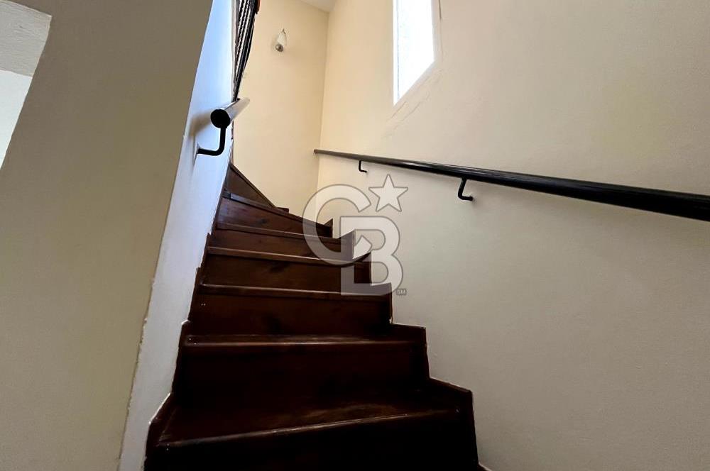 ALAÇATI'NIN NEZİH & SEÇKİN LOKASYONUNDA BAHÇELİ 3+1 VİLLA