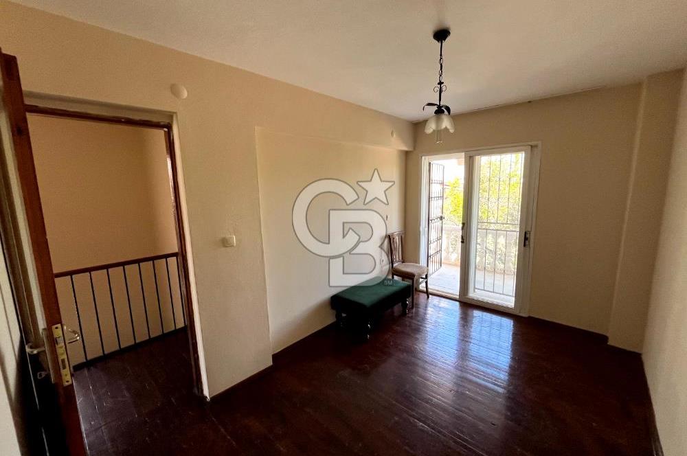 ALAÇATI'NIN NEZİH & SEÇKİN LOKASYONUNDA BAHÇELİ 3+1 VİLLA