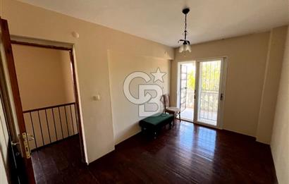 ALAÇATI'NIN NEZİH & SEÇKİN LOKASYONUNDA BAHÇELİ 3+1 VİLLA