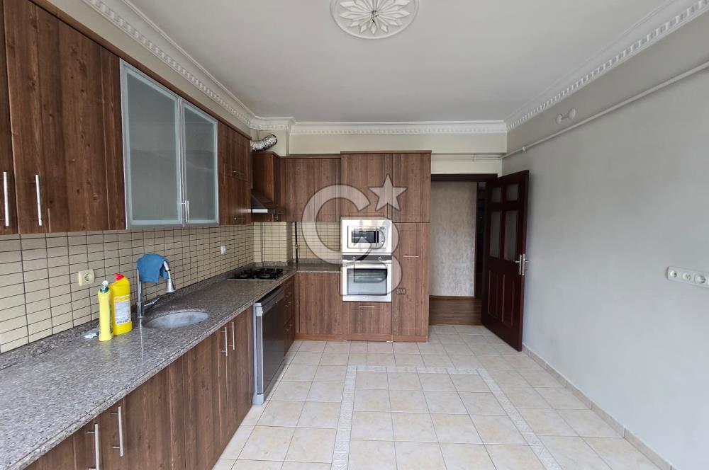 COLDWELL BANKER'DAN HARİKA KONUMLU 3 CEPHELİ GENİŞ 4+1 DAİRE