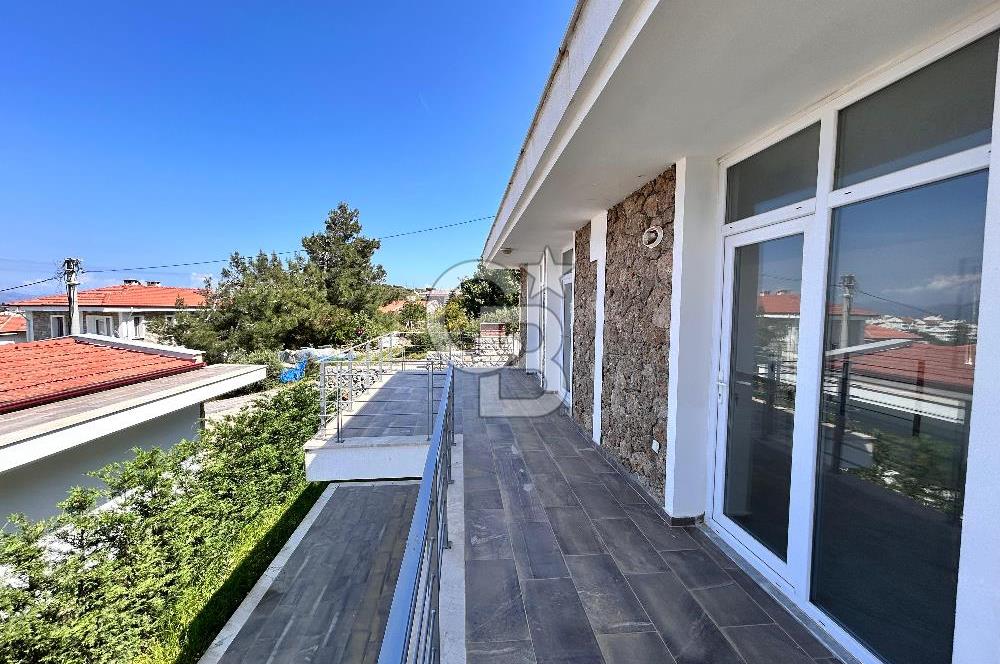 DATÇA MAHALLESİNDE 3+1 TAM MÜSTAKİL DENİZ MANZARALI SATILIK VİLLA 