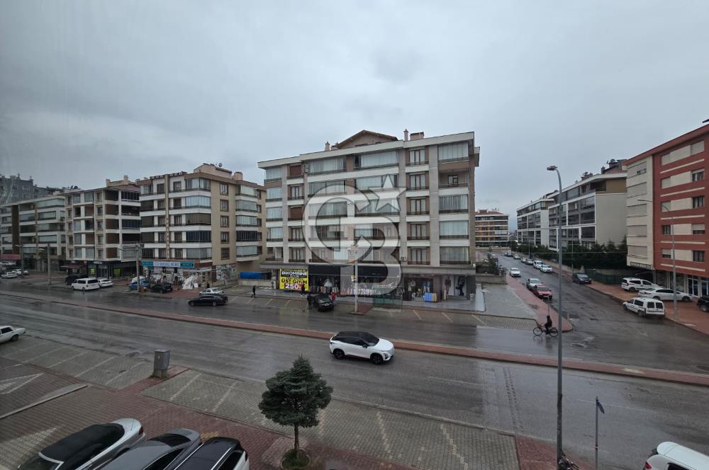 COLDWELL BANKER'DAN HARİKA KONUMLU 3 CEPHELİ GENİŞ 4+1 DAİRE