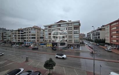 COLDWELL BANKER'DAN HARİKA KONUMLU 3 CEPHELİ GENİŞ 4+1 DAİRE