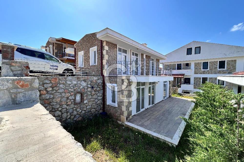DATÇA MAHALLESİNDE 3+1 TAM MÜSTAKİL DENİZ MANZARALI SATILIK VİLLA 