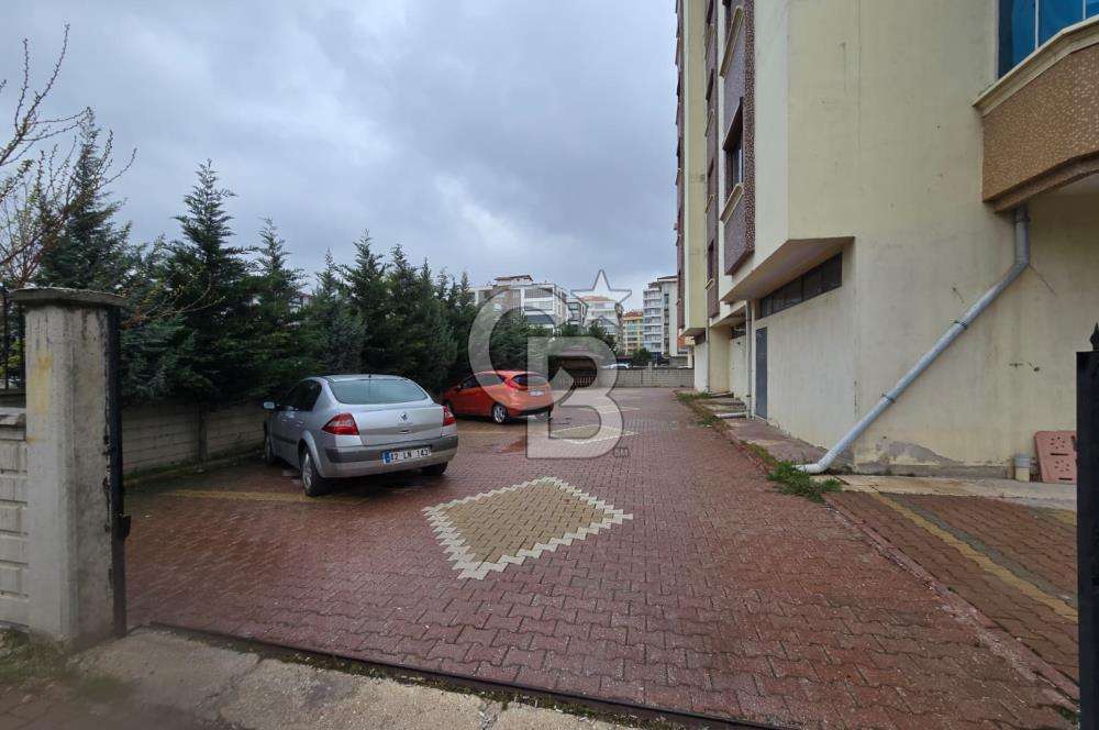 COLDWELL BANKER'DAN HARİKA KONUMLU 3 CEPHELİ GENİŞ 4+1 DAİRE