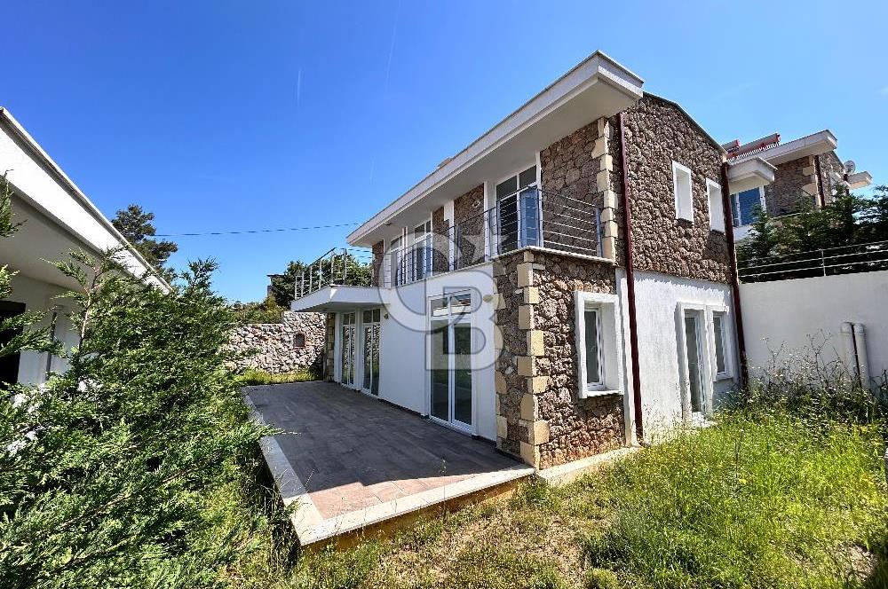 DATÇA MAHALLESİNDE 3+1 TAM MÜSTAKİL DENİZ MANZARALI SATILIK VİLLA 