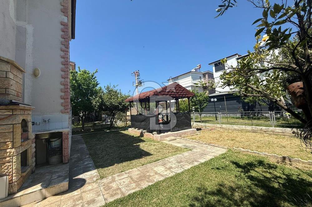Denize Yürüme Mesafesinde, Geniş Bahçeli Müstakil Villa