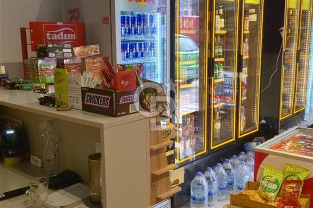 Ticari Ruhsatlı Hazır Kiracılı Satılık Dükkan
