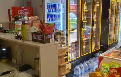 Ticari Ruhsatlı Hazır Kiracılı Satılık Dükkan