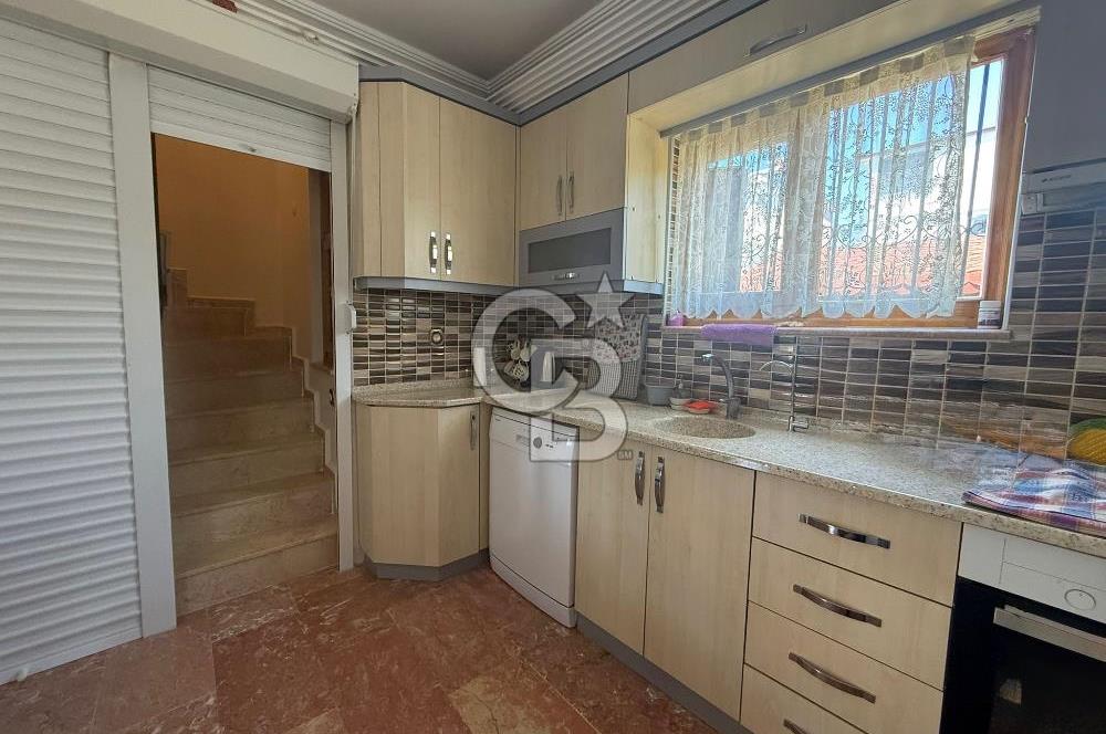 Denize Yürüme Mesafesinde, Geniş Bahçeli Müstakil Villa