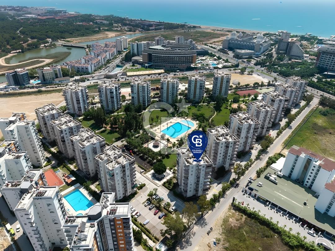 Lara Acısu Sitesinde Havuz Manzaralı Satılık 3+1 Daire