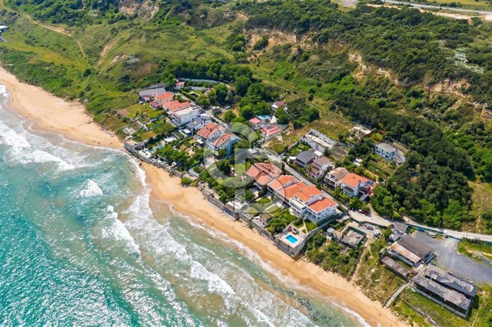 Sarıyer, Kısırkayada Güvenlikli Sitede Denize Sıfır Villa