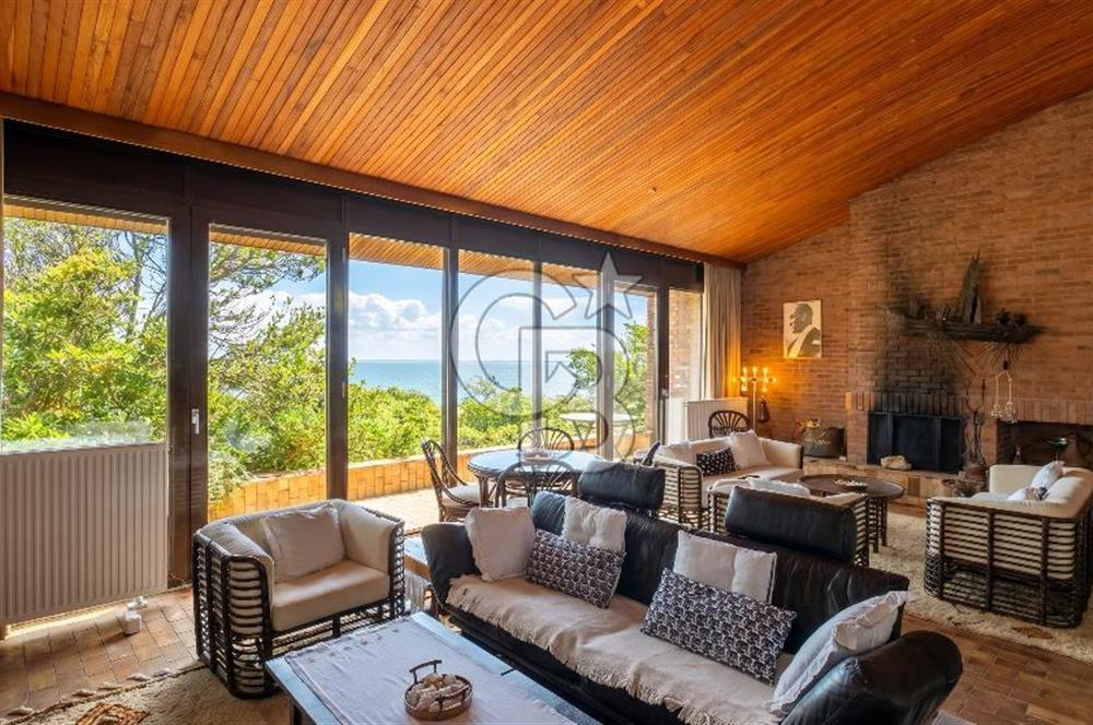 Sarıyer, Kısırkayada Güvenlikli Sitede Denize Sıfır Villa