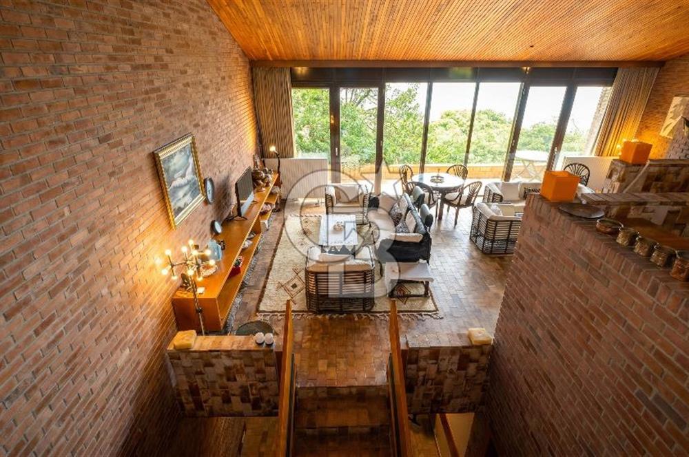 Sarıyer, Kısırkayada Güvenlikli Sitede Denize Sıfır Villa