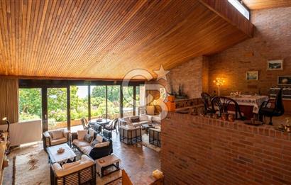 Sarıyer, Kısırkayada Güvenlikli Sitede Denize Sıfır Villa