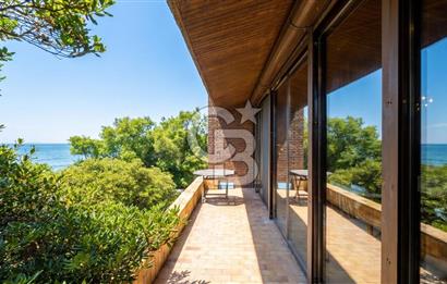 Sarıyer, Kısırkayada Güvenlikli Sitede Denize Sıfır Villa