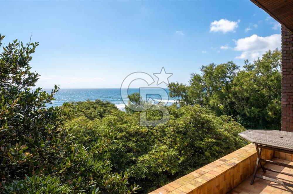 Sarıyer, Kısırkayada Güvenlikli Sitede Denize Sıfır Villa