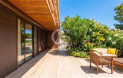 Sarıyer, Kısırkayada Güvenlikli Sitede Denize Sıfır Villa