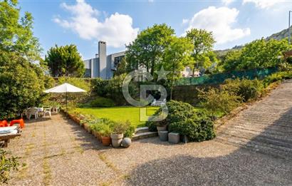 Sarıyer, Kısırkayada Güvenlikli Sitede Denize Sıfır Villa