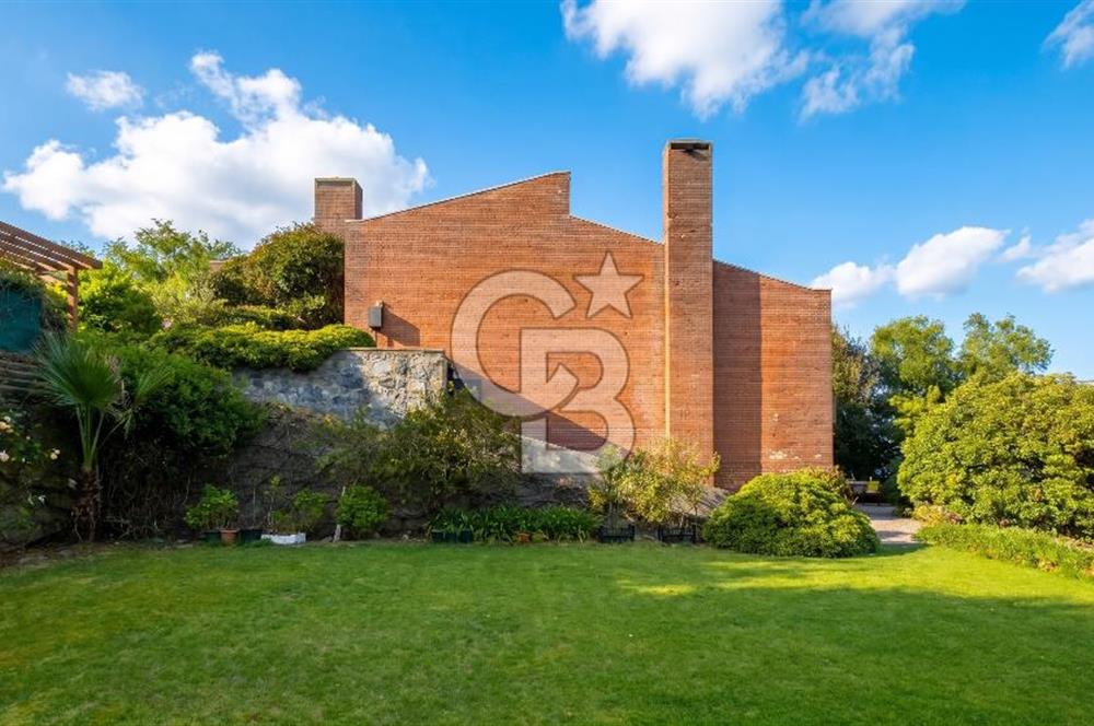 Sarıyer, Kısırkayada Güvenlikli Sitede Denize Sıfır Villa