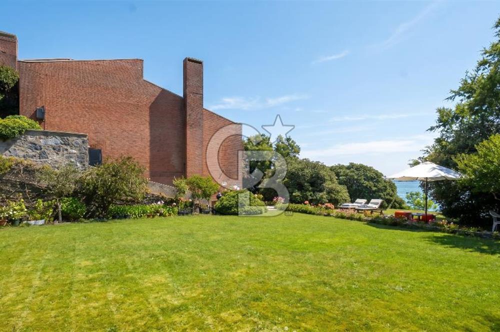 Sarıyer, Kısırkayada Güvenlikli Sitede Denize Sıfır Villa