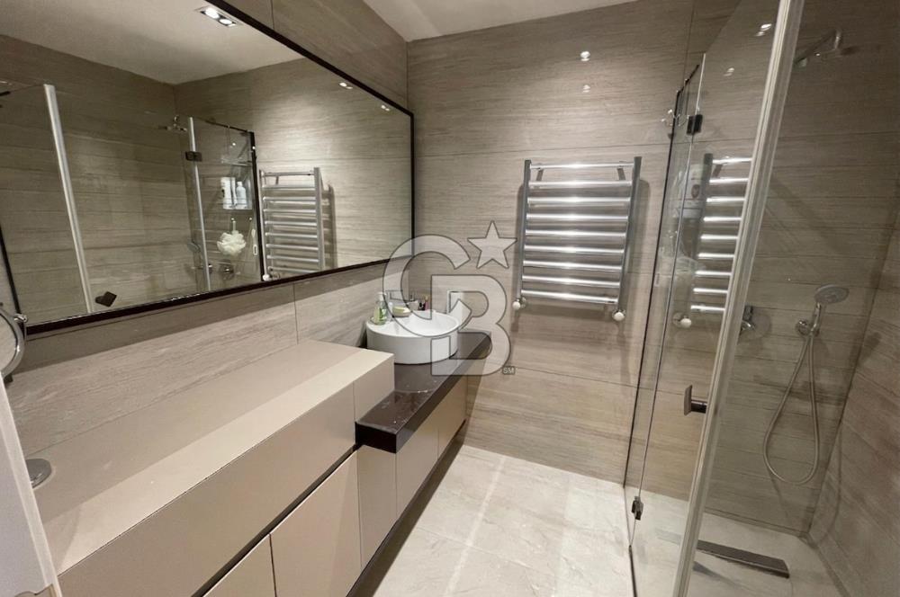 Suadiye Sahilde Havuzlu Binada SATILIK 3+1