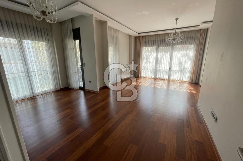 Suadiye Sahilde Havuzlu Binada SATILIK 3+1