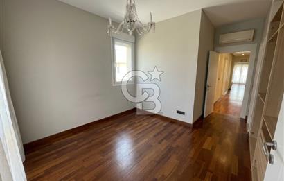 Suadiye Sahilde Havuzlu Binada SATILIK 3+1