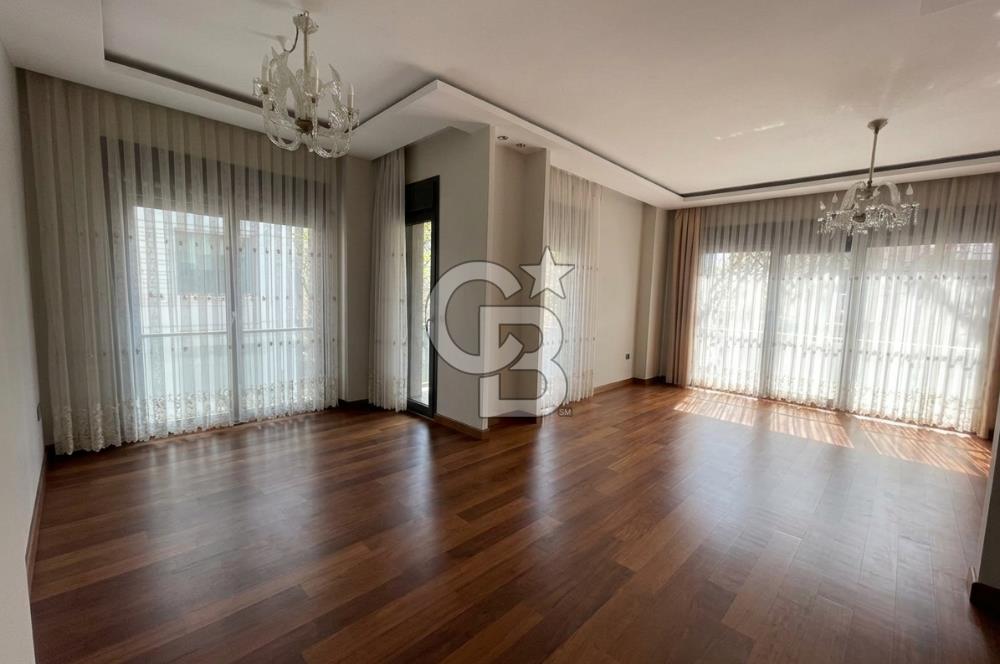 Suadiye Sahilde Havuzlu Binada SATILIK 3+1