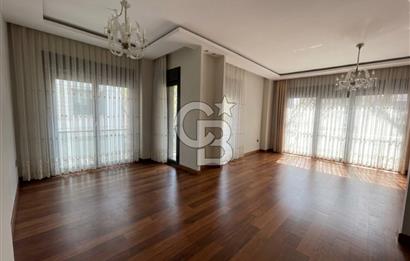 Suadiye Sahilde Havuzlu Binada SATILIK 3+1