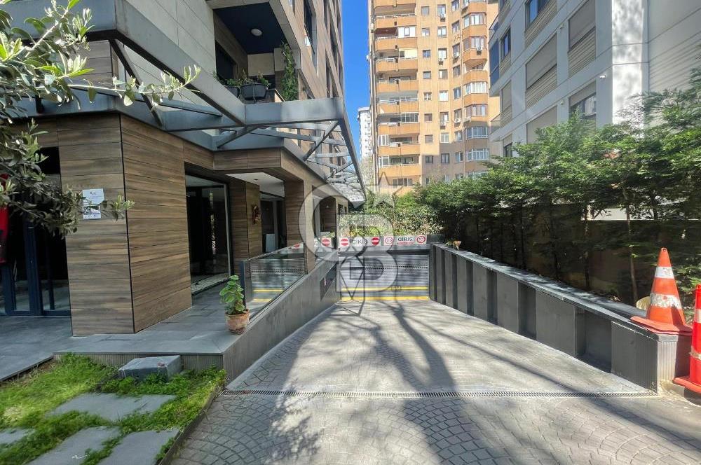 Suadiye Sahilde Havuzlu Binada SATILIK 3+1