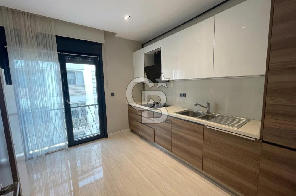 Suadiye Sahilde Havuzlu Binada SATILIK 3+1