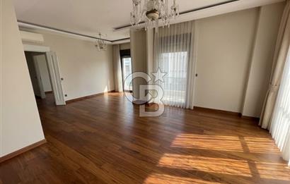 Suadiye Sahilde Havuzlu Binada SATILIK 3+1