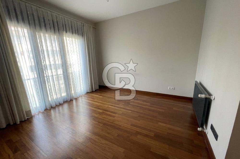 Suadiye Sahilde Havuzlu Binada SATILIK 3+1