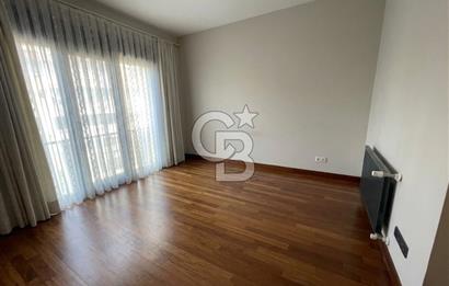 Suadiye Sahilde Havuzlu Binada SATILIK 3+1